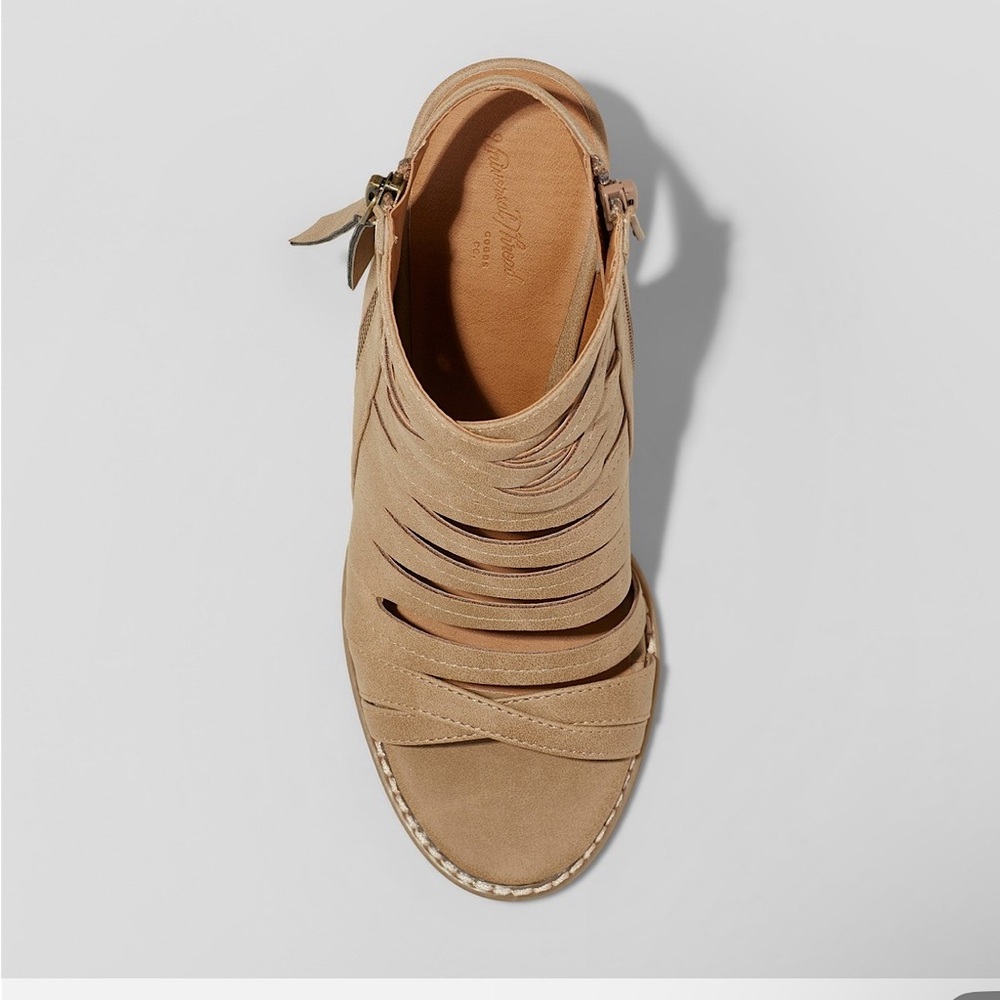 Universal Threads Microsuede Pump Sandals - Picture 3 of 3